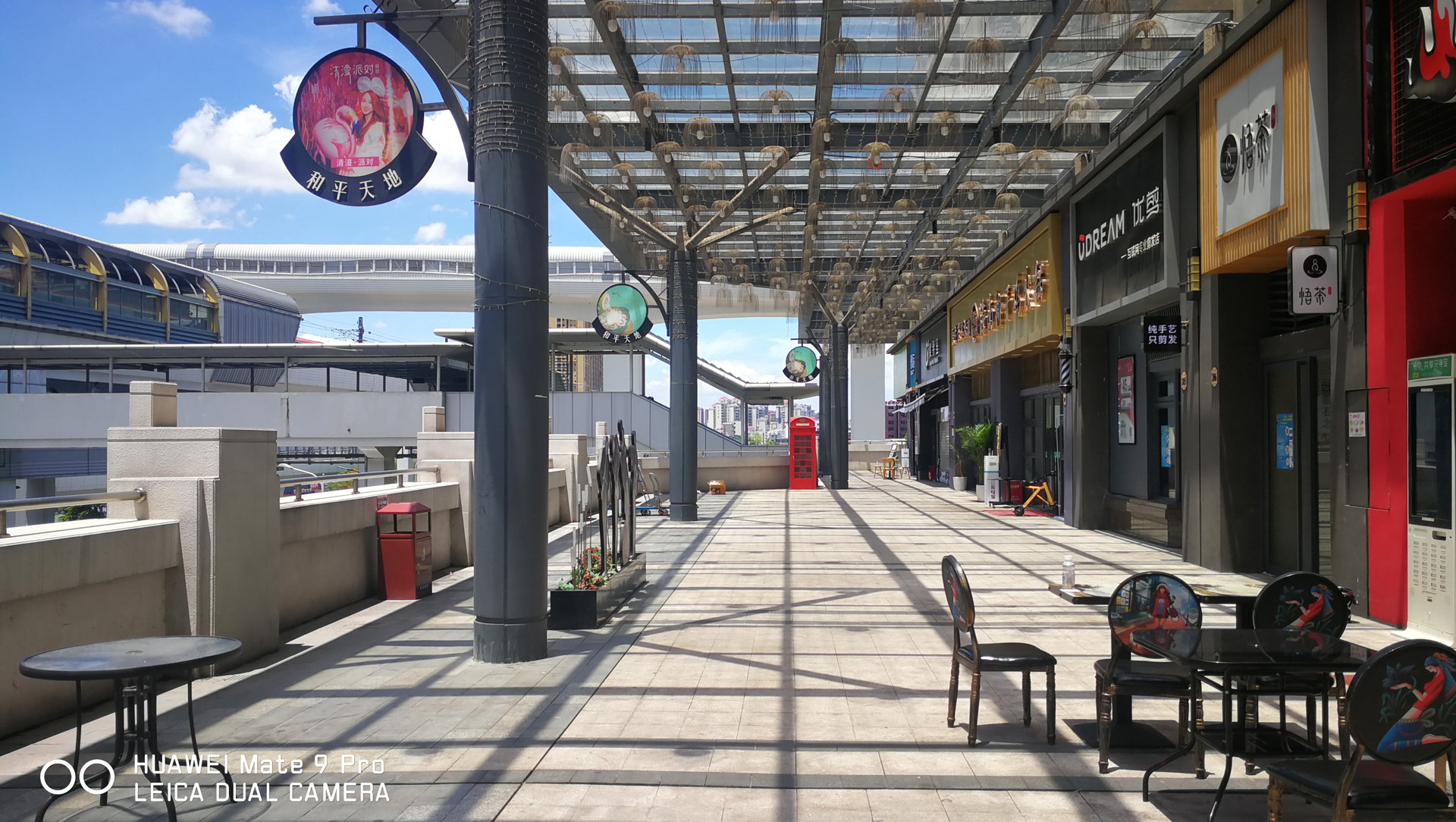 深圳龙华和平里商铺一角